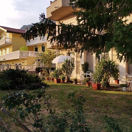 Apartments Sretna 그라다츠 외부 사진
