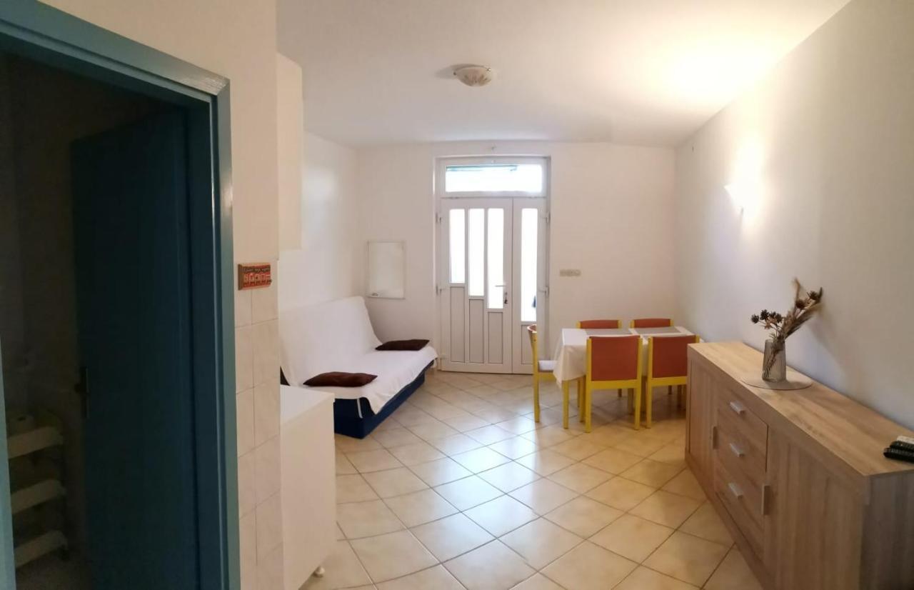 Apartments Sretna 그라다츠 외부 사진
