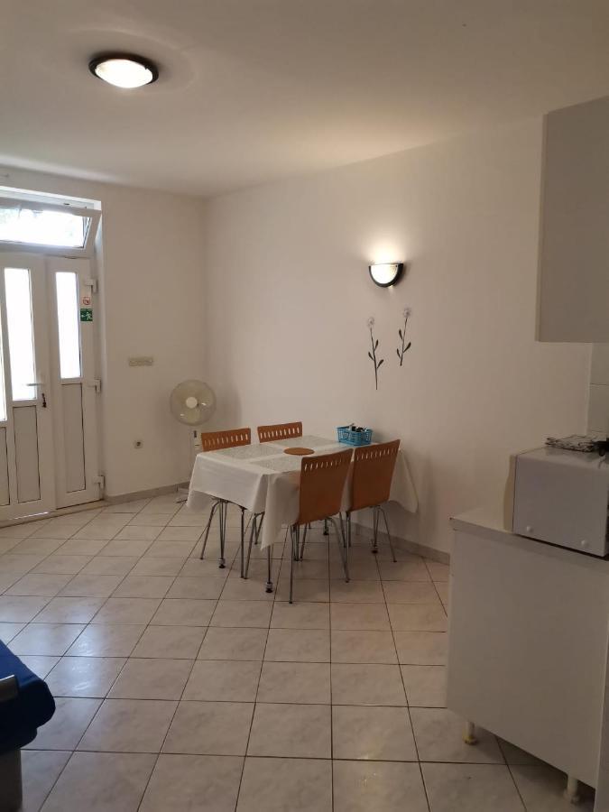 Apartments Sretna 그라다츠 외부 사진