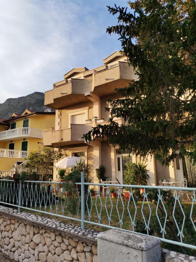 Apartments Sretna 그라다츠 외부 사진